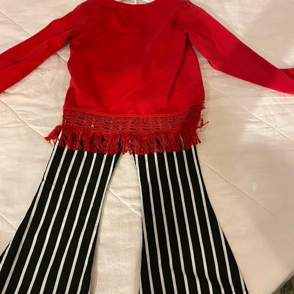 Three Friends Outfit size 4 T (FA) - Picture 3 of 9